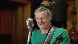 Nengo Vieira: pioneiro do reggae gospel brasileiro